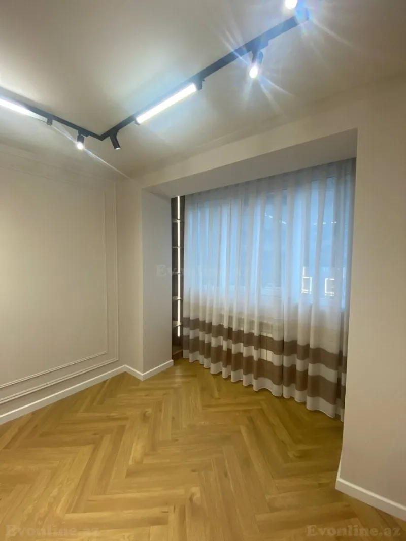 Satılır 2 otaqlı Mənzil Köhnə tikili 45 m² 8 Noyabr m. - şəkil 7