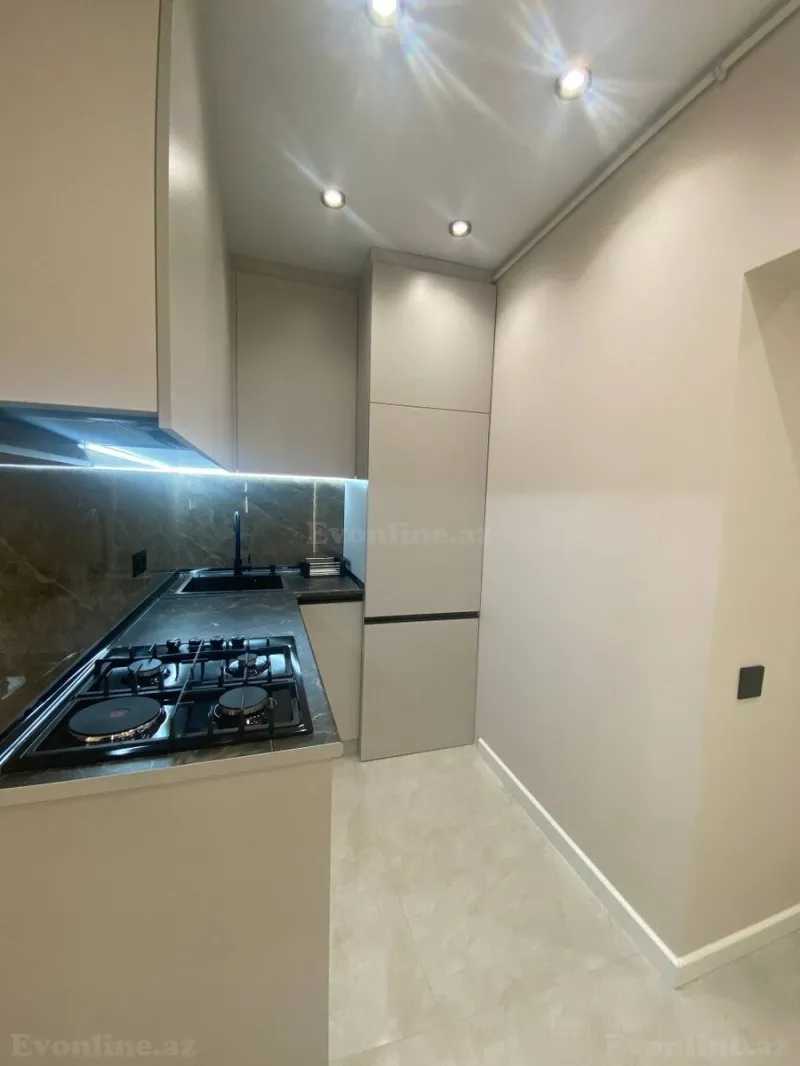 Satılır 2 otaqlı Mənzil Köhnə tikili 45 m² 8 Noyabr m. - şəkil 8