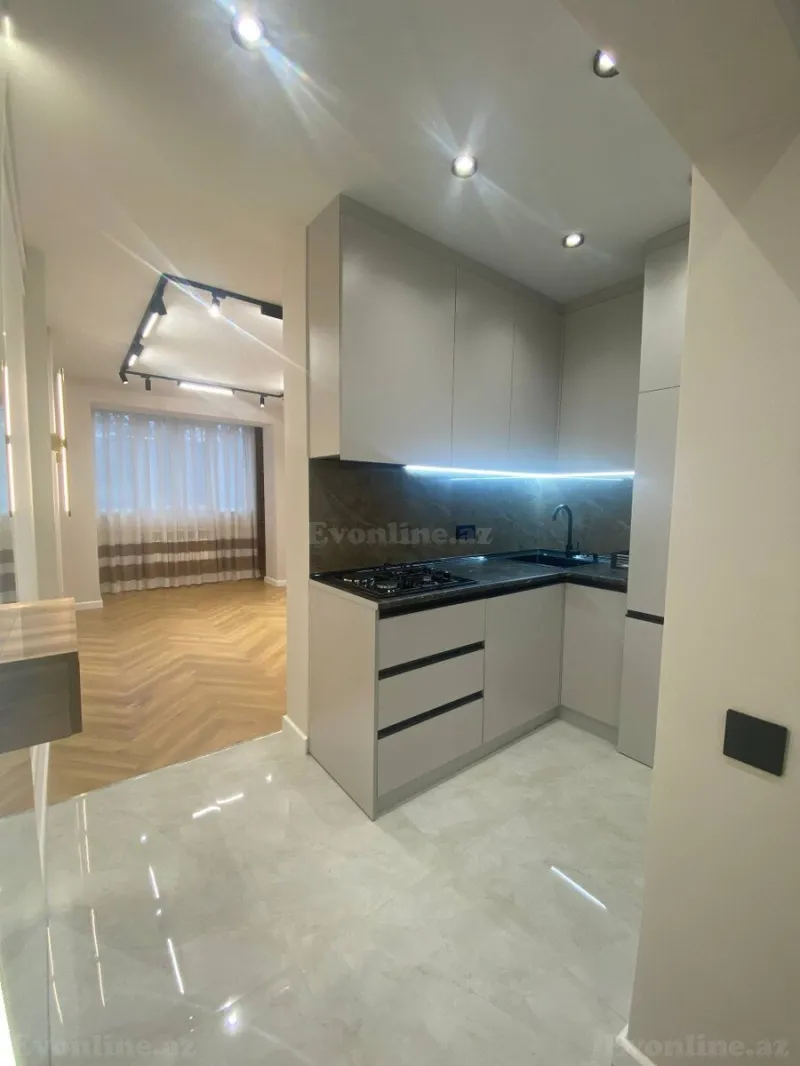 Satılır 2 otaqlı Mənzil Köhnə tikili 45 m² 8 Noyabr m. - şəkil 10
