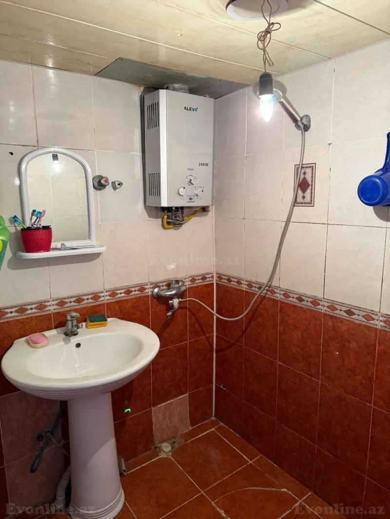 Satılır 2 otaqlı Mənzil Köhnə tikili 55 m² Qara Qarayev m. - şəkil 4