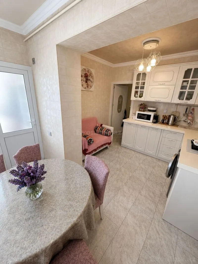 Satılır 3 otaqlı Mənzil Köhnə tikili 75 m² 28 May m. - şəkil 9