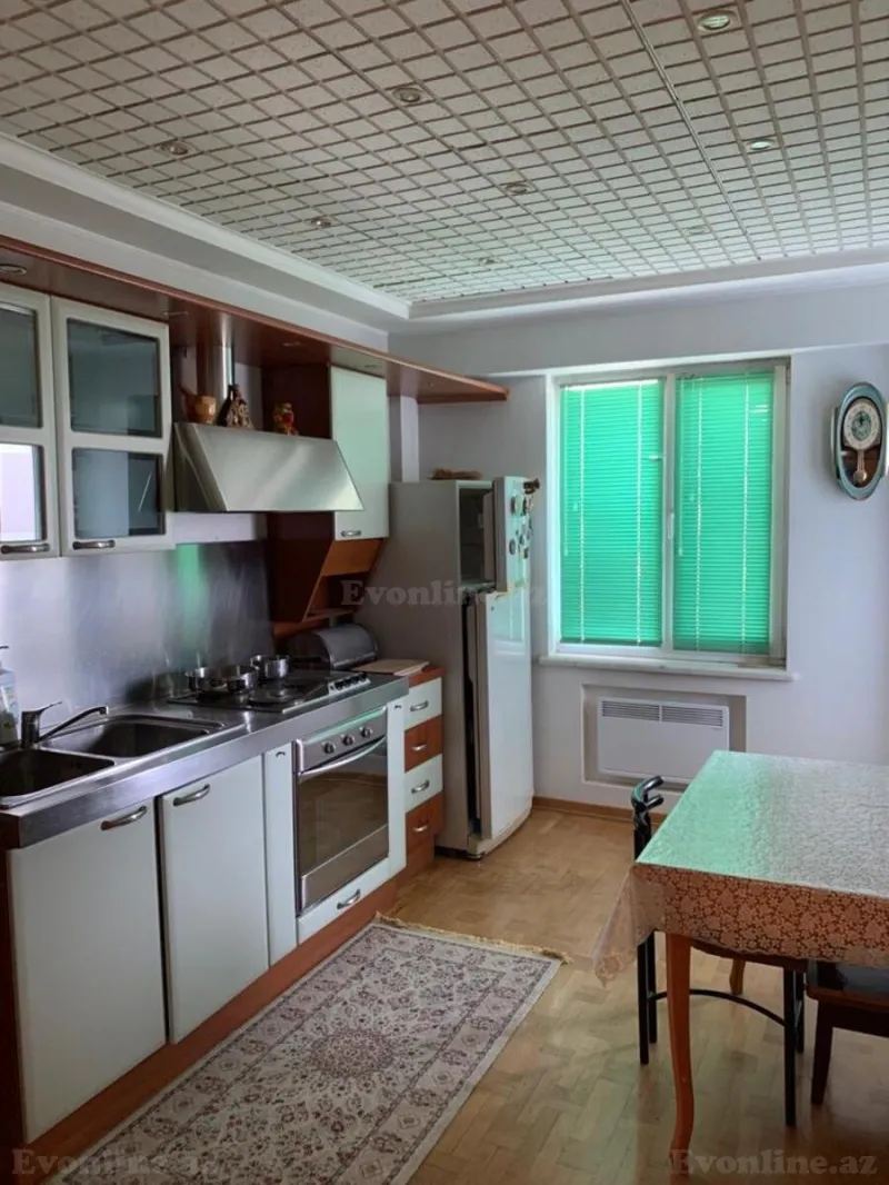 Satılır 4 otaqlı Mənzil Köhnə tikili 120 m² Yasamal - şəkil 3