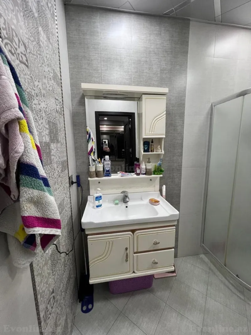Satılır 3 otaqlı Mənzil Köhnə tikili 75 m² Nəsimi r. - şəkil 2