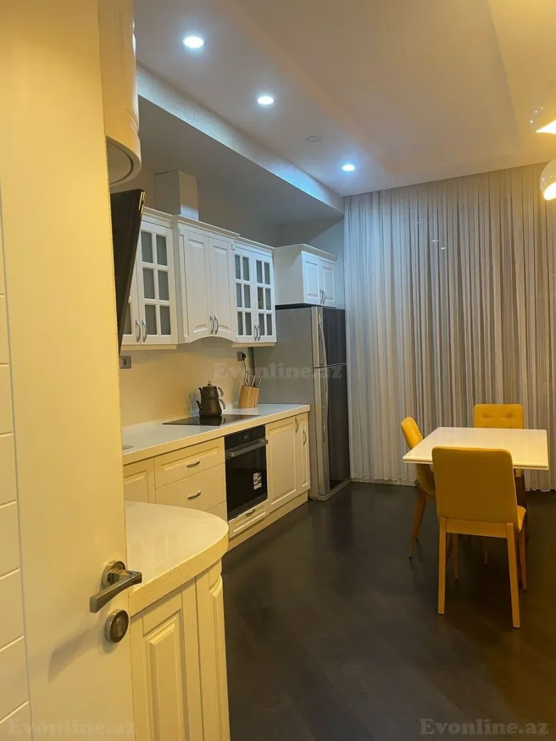 Kirayə verilir 3 otaqlı Mənzil Yeni tikili 150 m² Xətai m. - şəkil 23