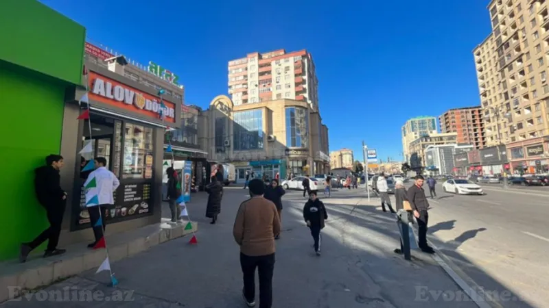 3 otaqlı Mənzil 120 m² İnşaatçılar m. Satılır