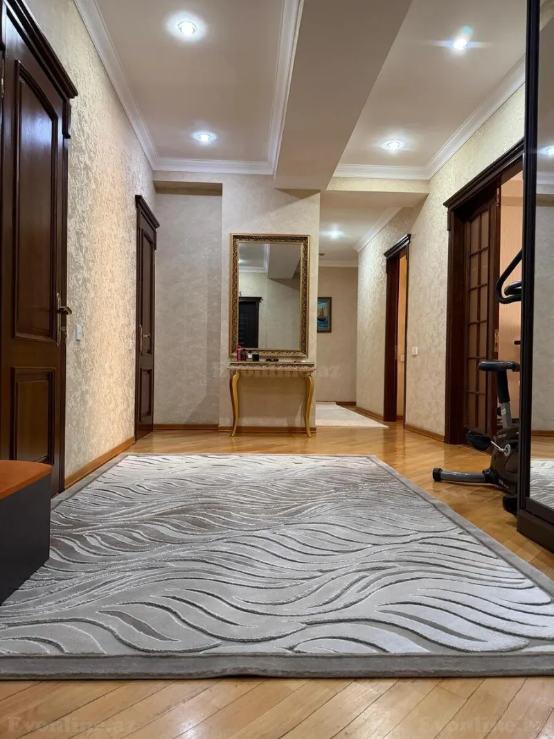 Satılır 3 otaqlı Mənzil Yeni tikili 120 m² İnşaatçılar m. - şəkil 2