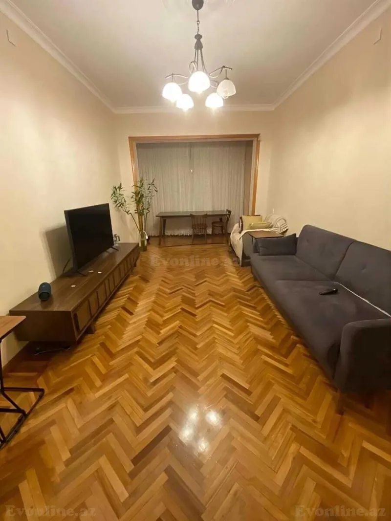3 otaqlı Mənzil 90 m² 8-ci mikrorayon Satılır