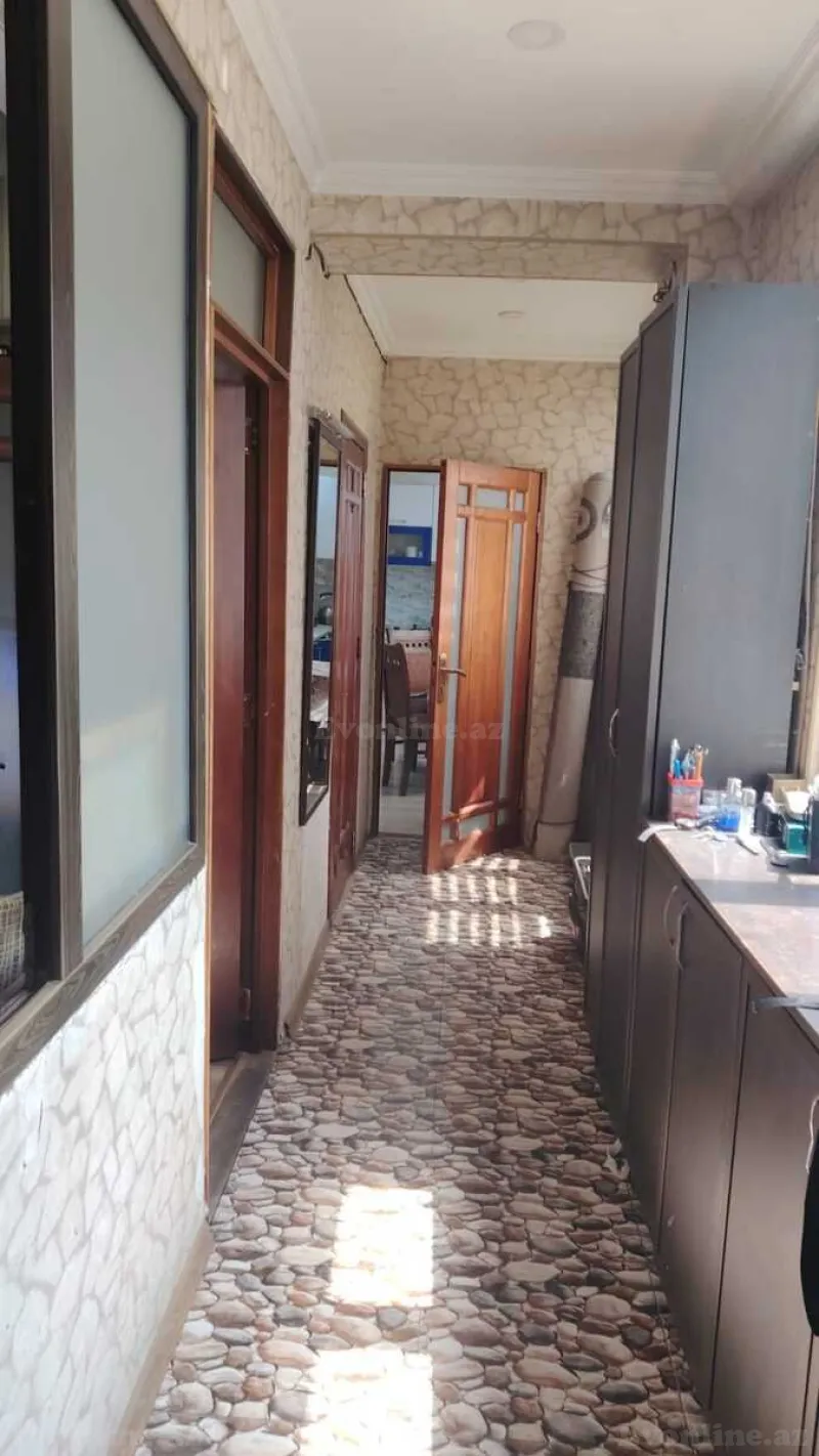 Satılır 4 otaqlı Mənzil Köhnə tikili 120 m² İnşaatçılar m. - şəkil 3