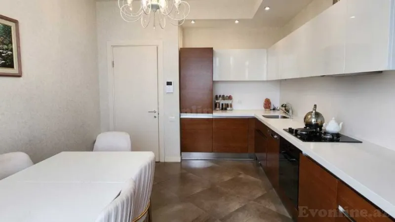 Kirayə verilir 3 otaqlı Mənzil Yeni tikili 155 m² İçərişəhər m. - şəkil 16