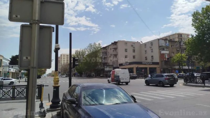 Satılır 2 otaqlı Mənzil Köhnə tikili 50 m² Gənclik m. - şəkil 4