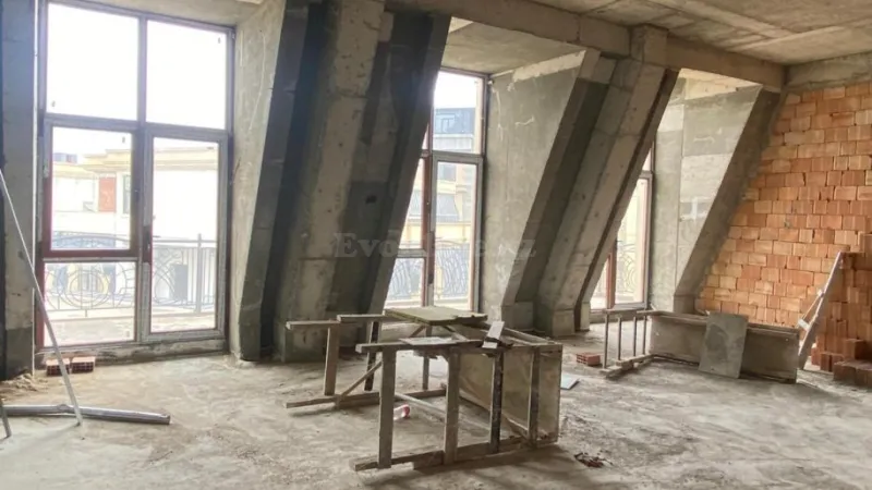 4 otaqlı Mənzil 180 m² İçərişəhər m. Satılır