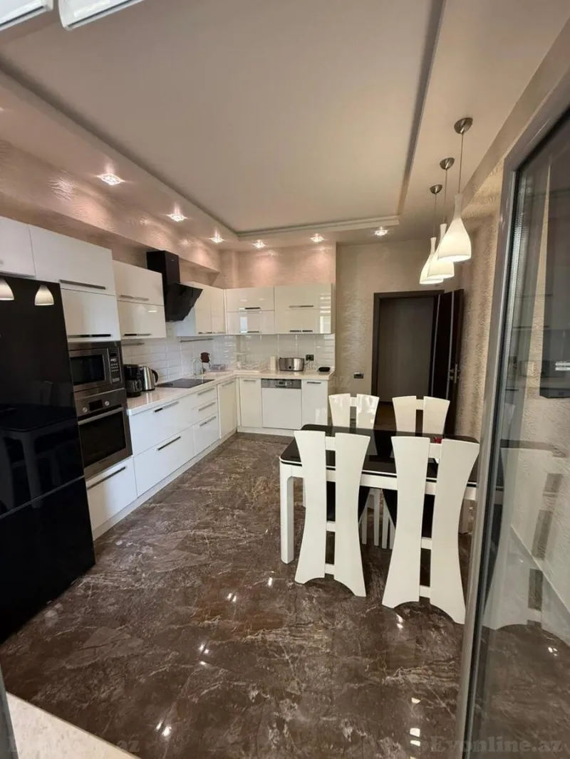 Kirayə verilir 3 otaqlı Mənzil Yeni tikili 170 m² Nizami m. - şəkil 9