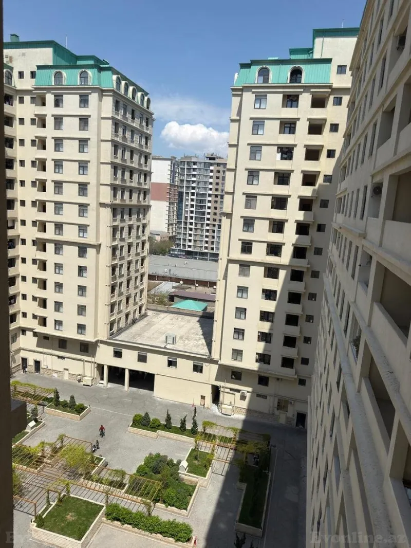 Satılır 2 otaqlı Mənzil Yeni tikili 85 m² 28 May m. - şəkil 3