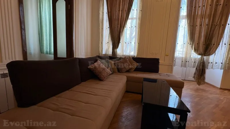 Kirayə verilir 5 otaqlı Mənzil Köhnə tikili 136 m² Nizami m. - şəkil 2