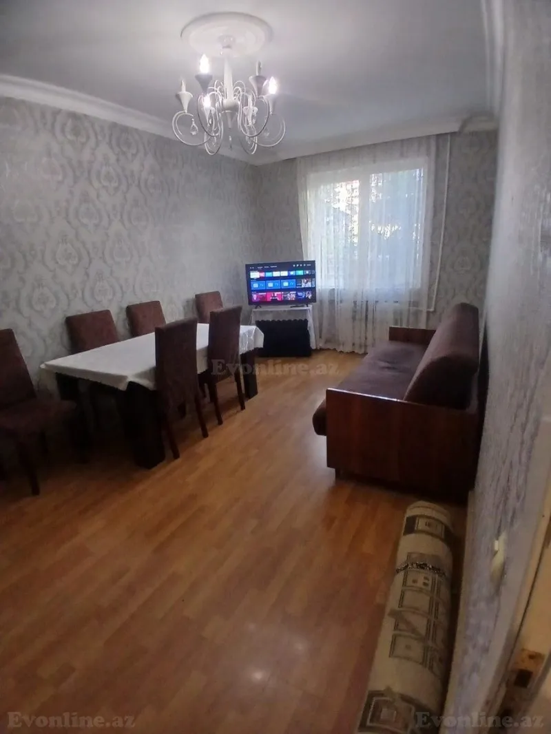 2 otaqlı Mənzil 70 m² 8-ci mikrorayon Satılır
