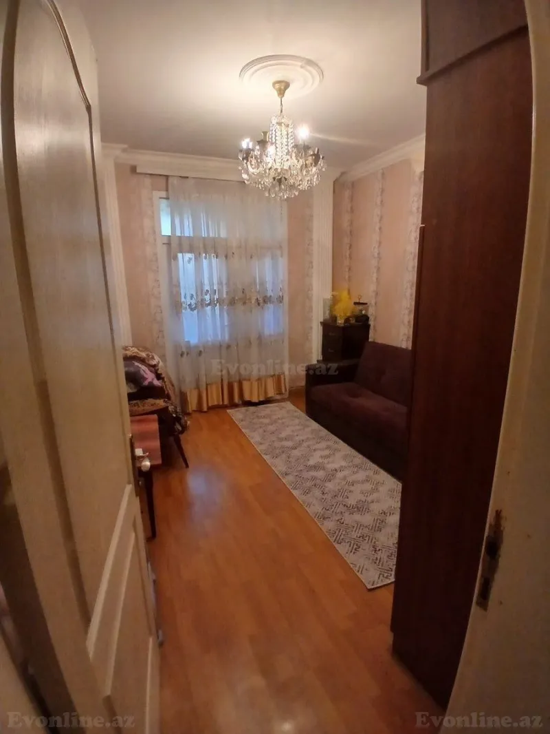 Satılır 2 otaqlı Mənzil Köhnə tikili 70 m² 8-ci mikrorayon - şəkil 2