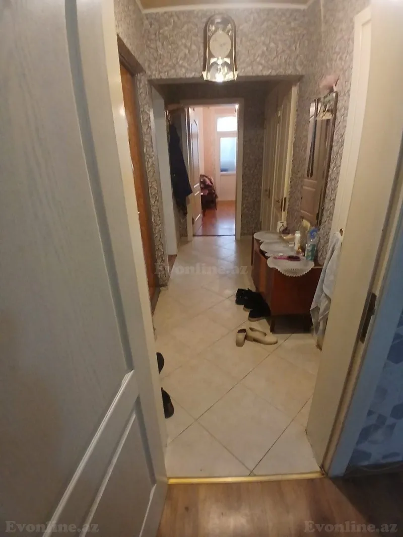 Satılır 2 otaqlı Mənzil Köhnə tikili 70 m² 8-ci mikrorayon - şəkil 5