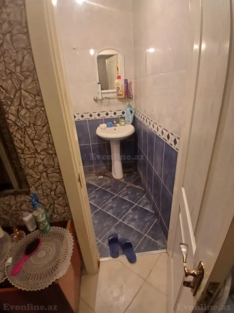 Satılır 2 otaqlı Mənzil Köhnə tikili 70 m² 8-ci mikrorayon - şəkil 6
