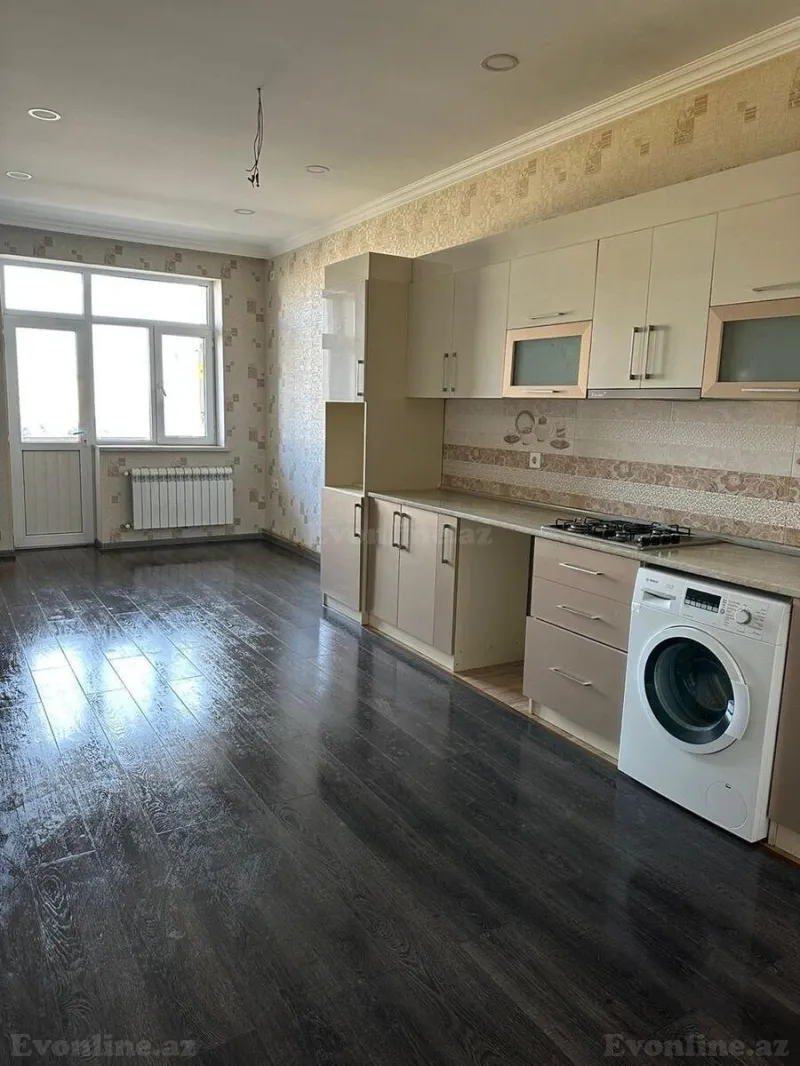 4 otaqlı Mənzil 180 m² 4-cü mikrorayon Kirayə verilir