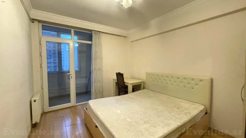 Satılır 2 otaqlı Mənzil Köhnə tikili 45 m² Gənclik m. - şəkil 6