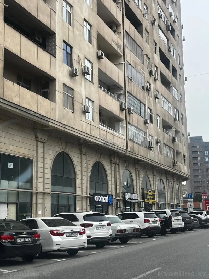 Obyekt 60 m² Binəqədi r. Satılır