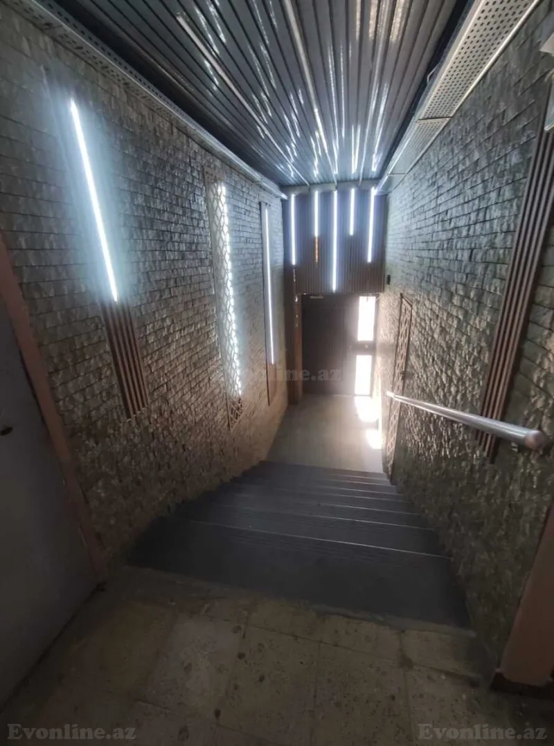 Satılır 2 otaqlı Mənzil Köhnə tikili 60 m² İnşaatçılar m. - şəkil 2