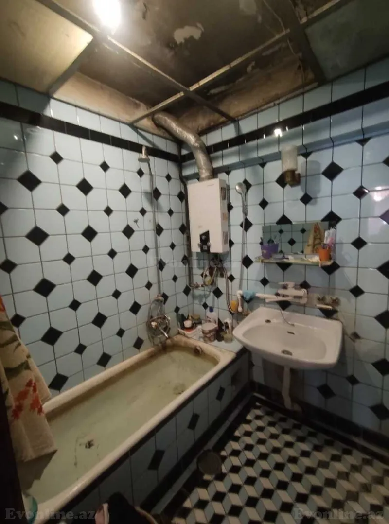 Satılır 2 otaqlı Mənzil Köhnə tikili 60 m² İnşaatçılar m. - şəkil 8