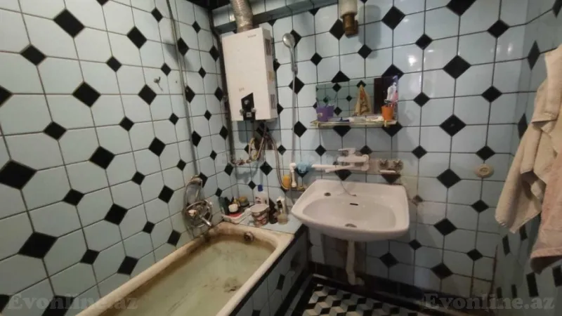 Satılır 2 otaqlı Mənzil Köhnə tikili 60 m² İnşaatçılar m. - şəkil 13