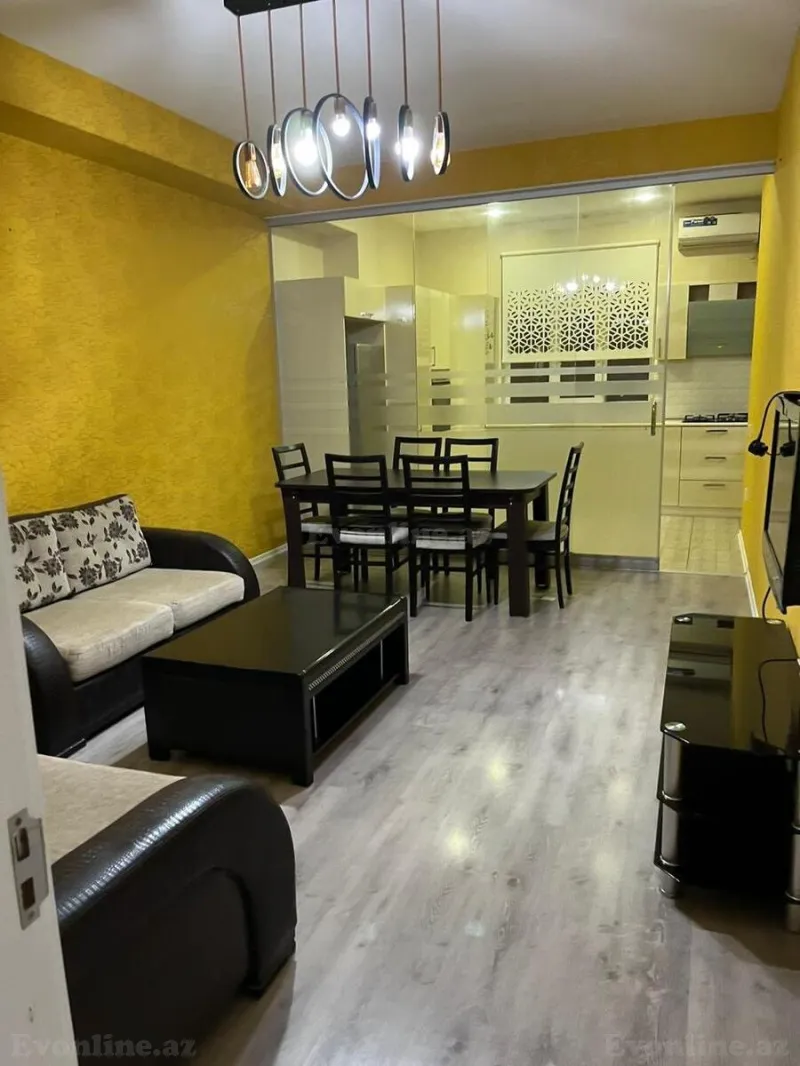 4 otaqlı Mənzil 110 m² 6-cı mikrorayon Kirayə verilir