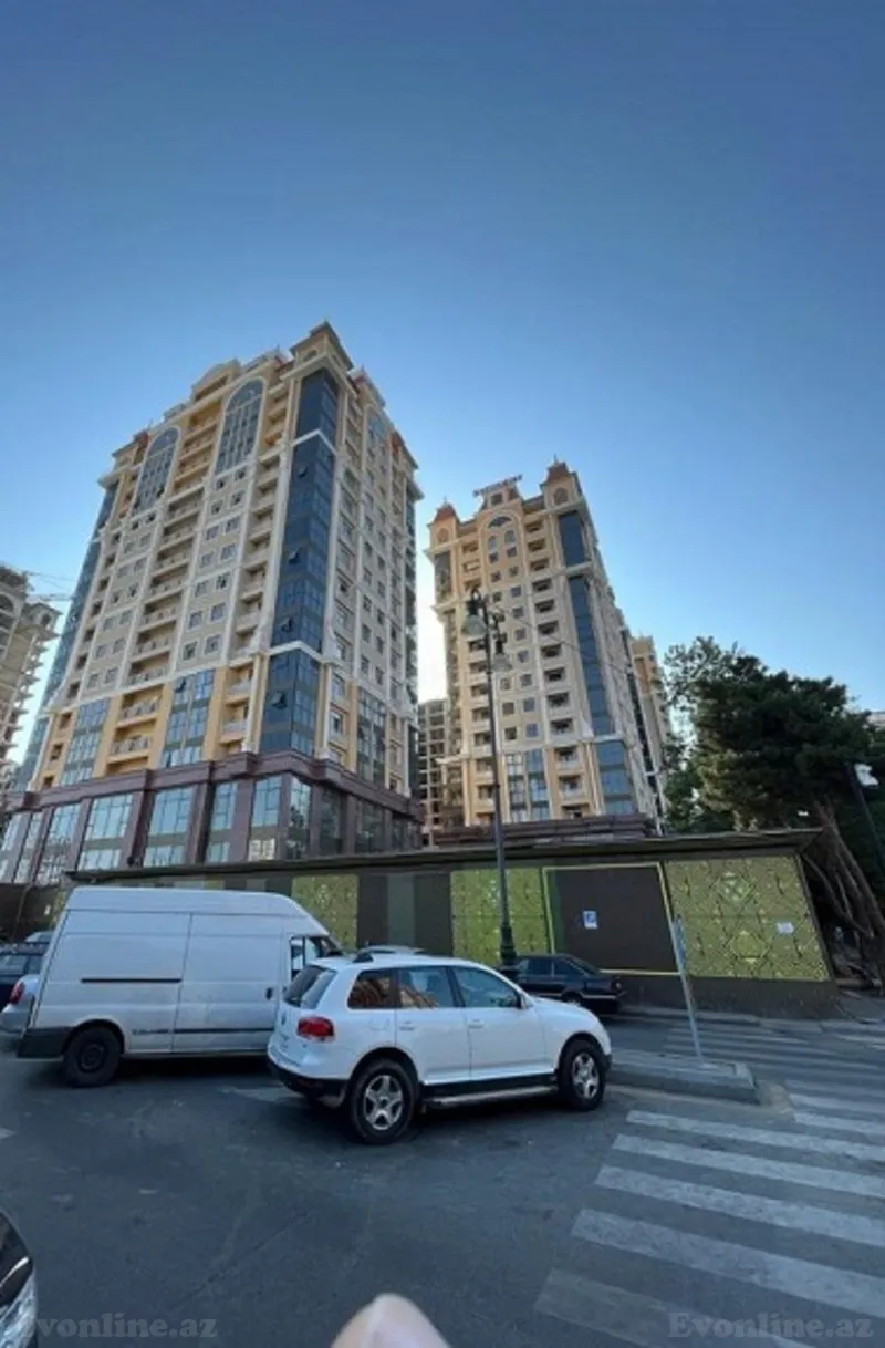 3 otaqlı Mənzil 148 m² 28 May m. Satılır