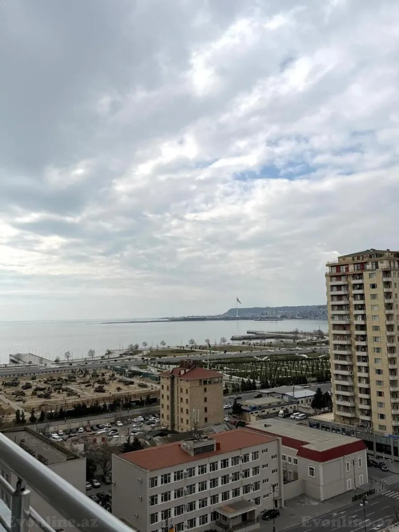 Kirayə verilir 6 otaqlı Mənzil Yeni tikili 240 m² Xətai m.