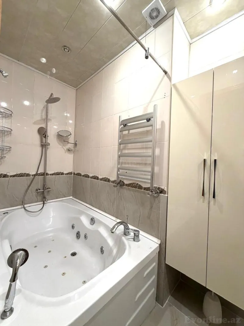 Kirayə verilir 6 otaqlı Mənzil Yeni tikili 240 m² Xətai m. - şəkil 12