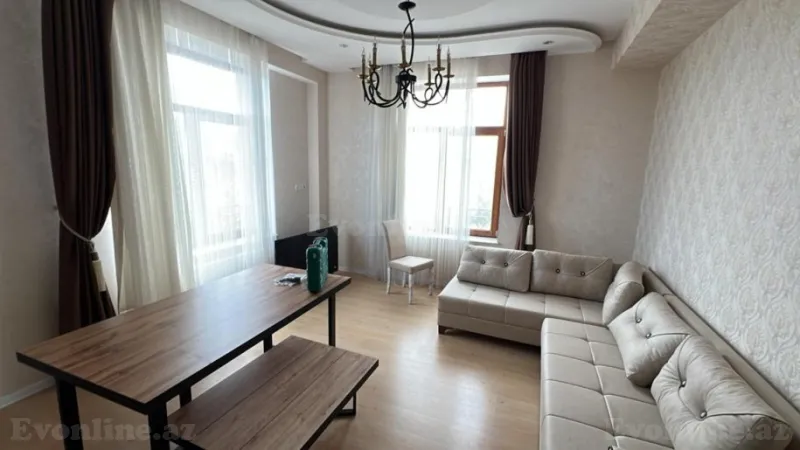 3 otaqlı Mənzil 130 m² Xətai r. Kirayə verilir