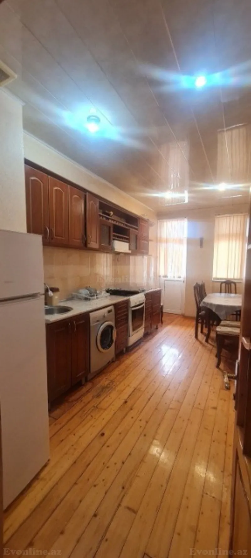 3 otaqlı Mənzil 90 m² İnşaatçılar m. Kirayə verilir