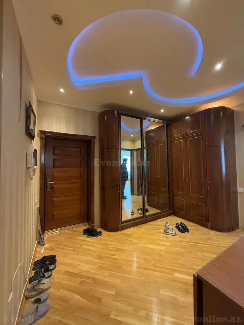 Kirayə verilir 4 otaqlı Mənzil Yeni tikili 160 m² Nərimanov r. - şəkil 6