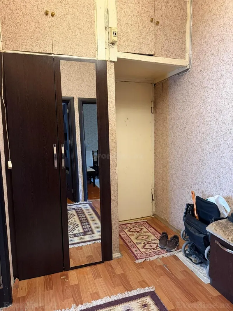 Satılır 3 otaqlı Mənzil Köhnə tikili 65 m² Xalqlar Dostluğu m. - şəkil 2