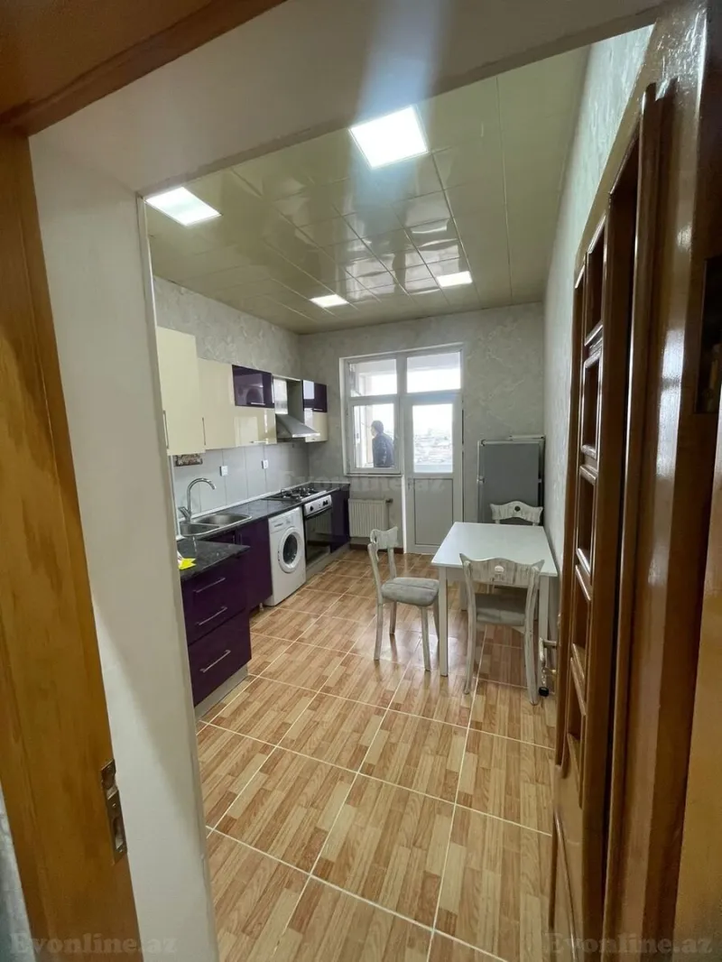 Kirayə verilir 3 otaqlı Mənzil Yeni tikili 125 m² İnşaatçılar m. - şəkil 6