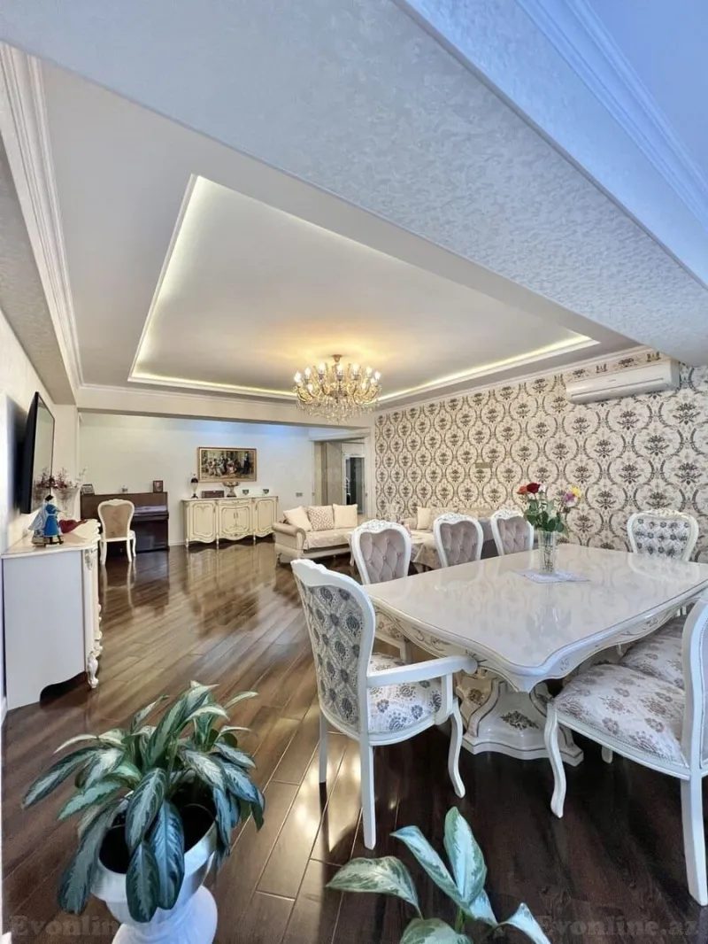 3 otaqlı Mənzil 142 m² 9-cu mikrorayon Satılır
