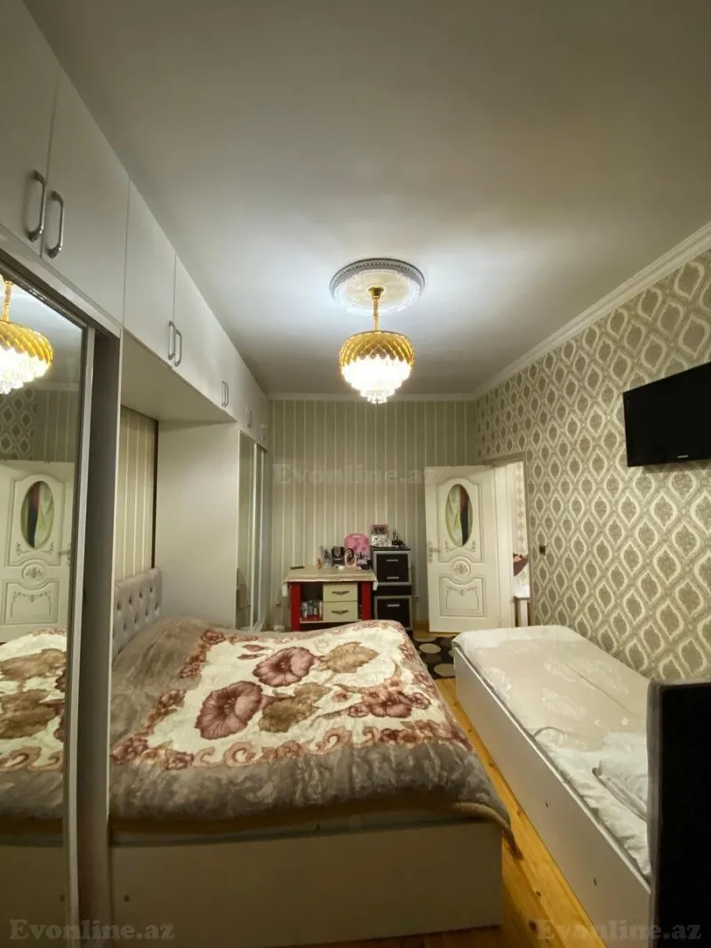 Satılır 2 otaqlı Mənzil Köhnə tikili 62 m² Nərimanov r. - şəkil 3