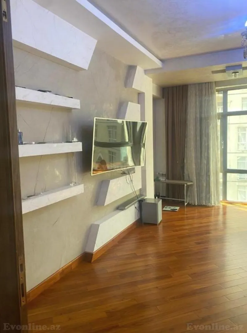Satılır 2 otaqlı Mənzil Yeni tikili 81 m² Binəqədi r. - şəkil 2