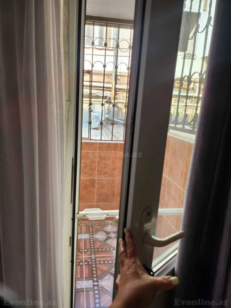 Satılır 4 otaqlı Mənzil Köhnə tikili 76 m² Sahil m. - şəkil 9