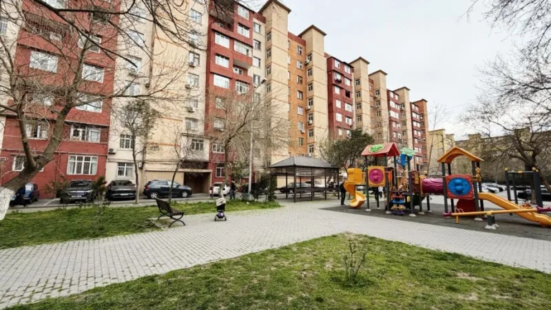 Satılır 3 otaqlı Mənzil Köhnə tikili 80 m² Xalqlar Dostluğu m.