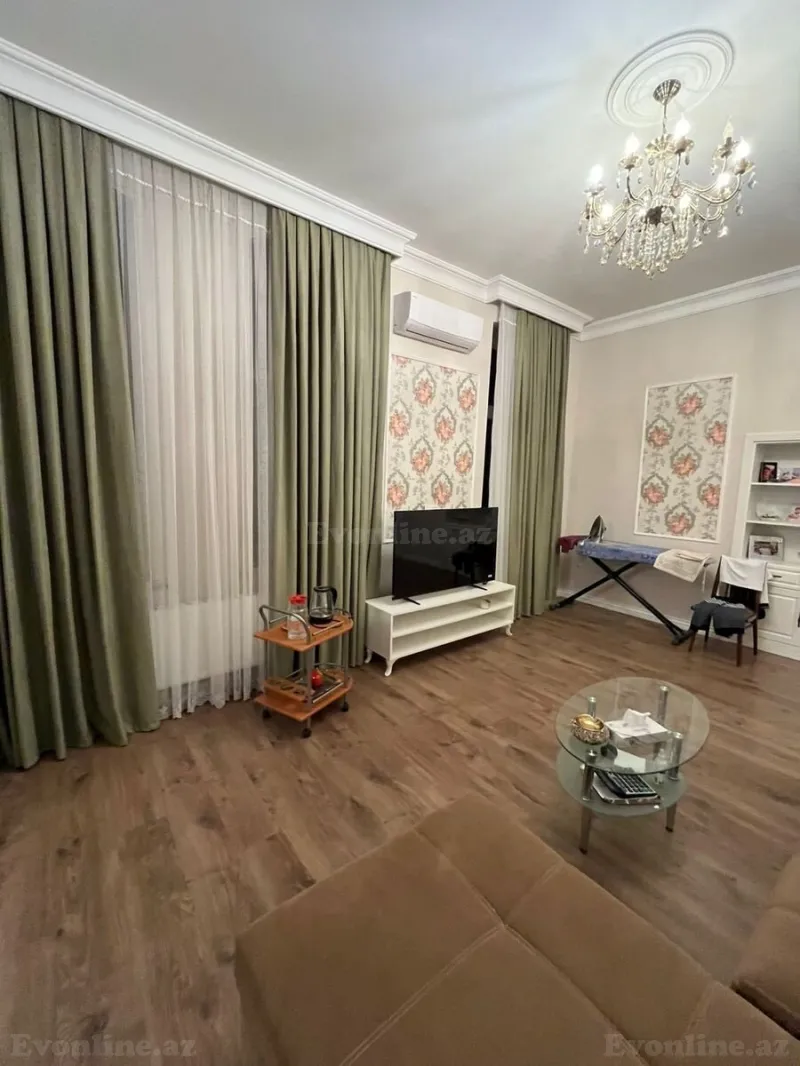 Satılır 6 otaqlı Mənzil Köhnə tikili 250 m² İçərişəhər m. - şəkil 2