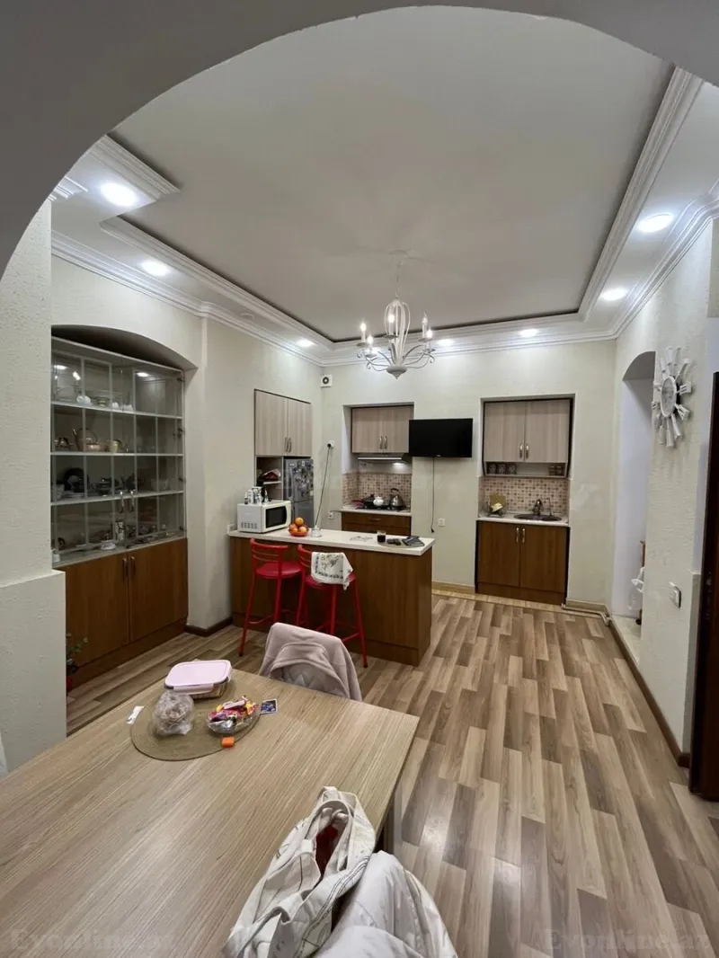 Satılır 6 otaqlı Mənzil Köhnə tikili 250 m² İçərişəhər m. - şəkil 10