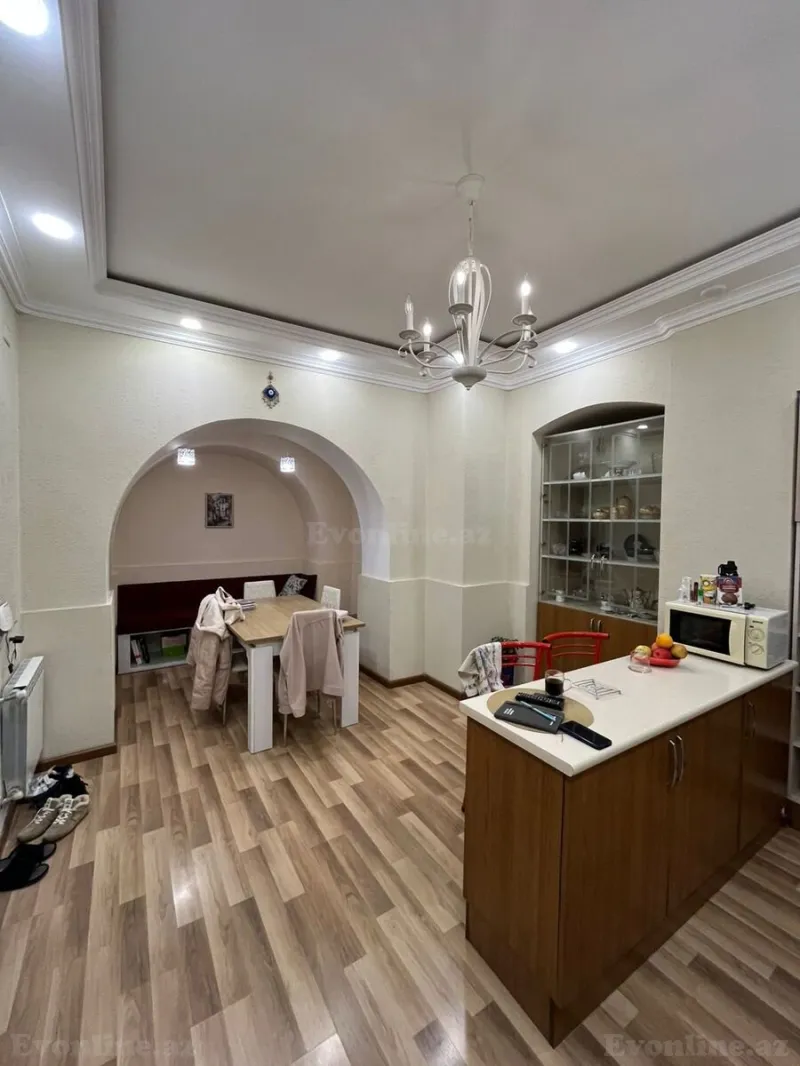 Satılır 6 otaqlı Mənzil Köhnə tikili 250 m² İçərişəhər m. - şəkil 24
