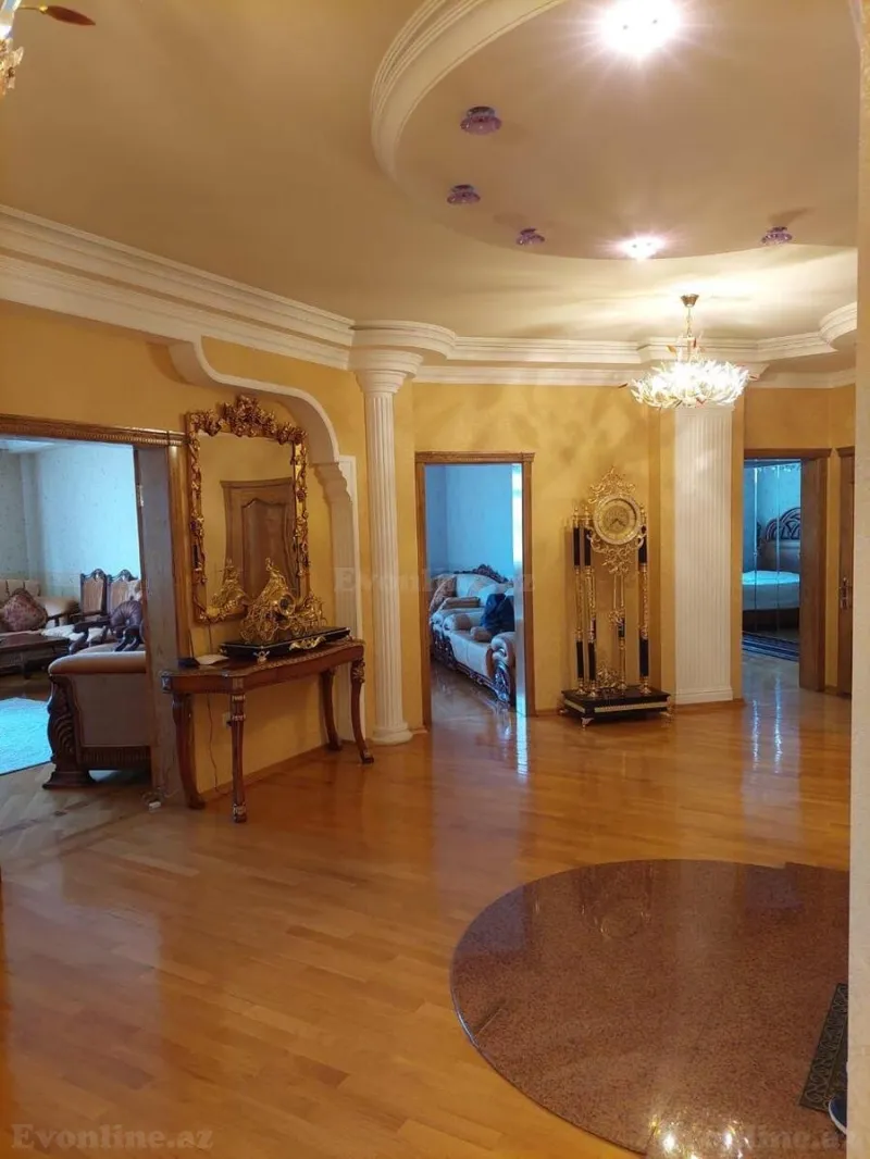 Satılır 4 otaqlı Mənzil Yeni tikili 200 m² 8-ci mikrorayon - şəkil 2