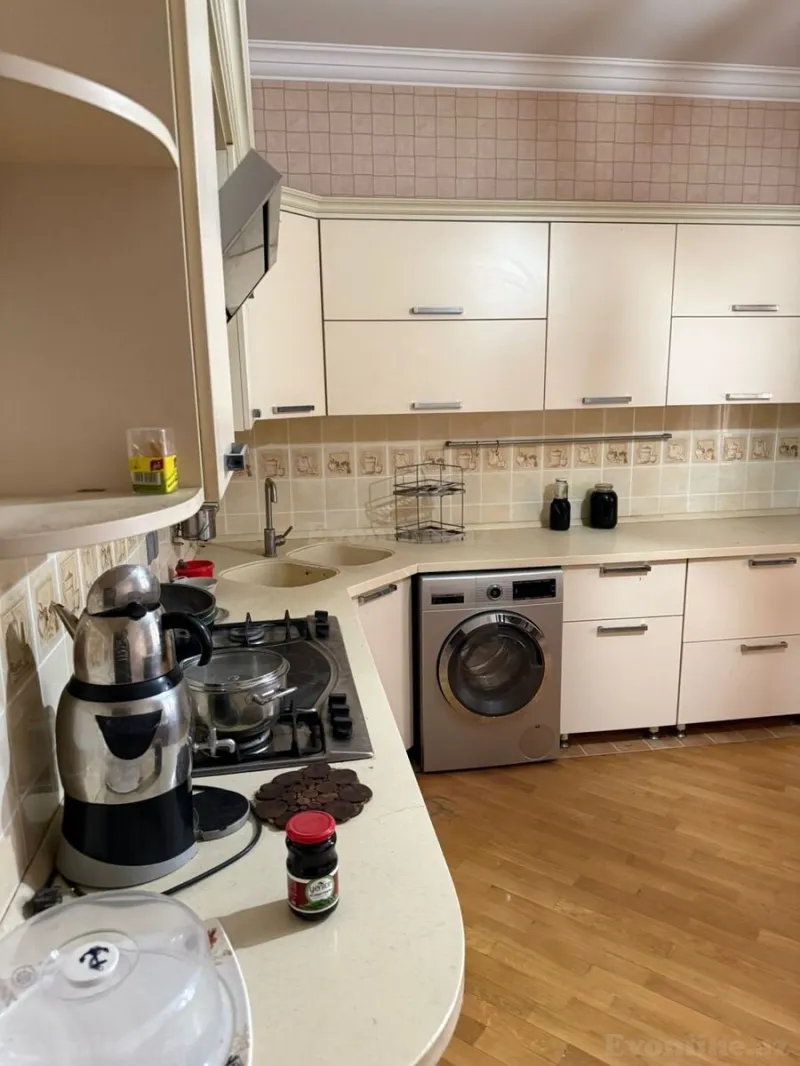 Satılır 4 otaqlı Mənzil Yeni tikili 169 m² Xalqlar Dostluğu m. - şəkil 2