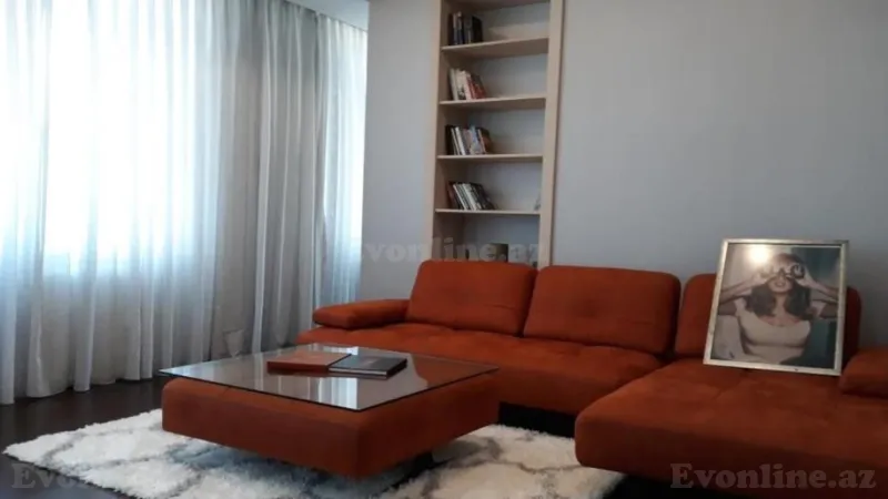 Kirayə verilir 2 otaqlı Mənzil Köhnə tikili 75 m² Sahil m.