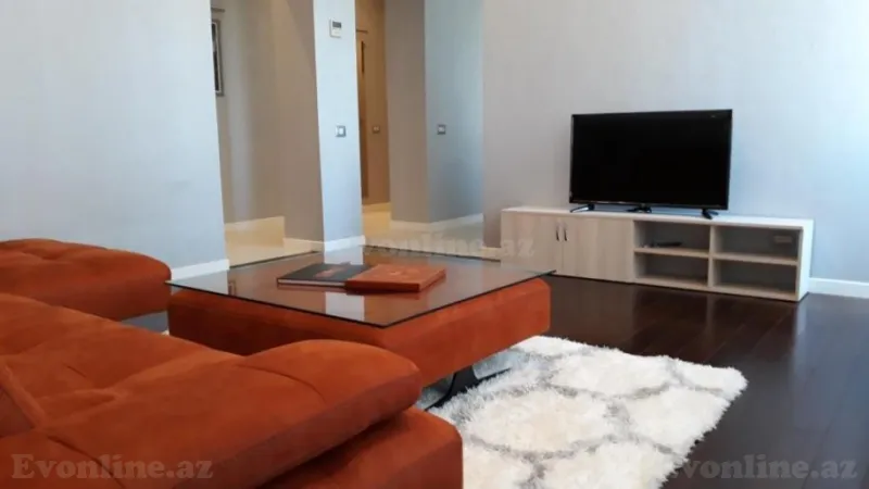 Kirayə verilir 2 otaqlı Mənzil Köhnə tikili 75 m² Sahil m. - şəkil 2