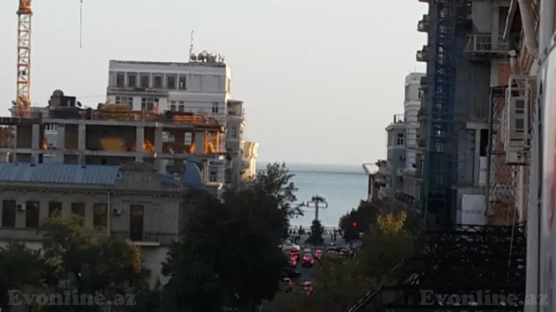 Kirayə verilir 2 otaqlı Mənzil Köhnə tikili 75 m² Sahil m. - şəkil 12